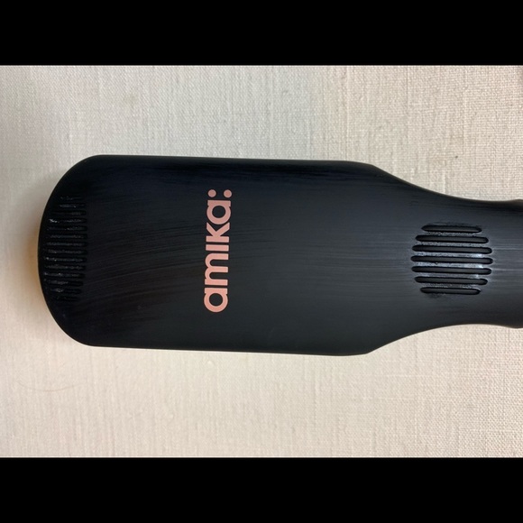 Amika polished perfection straightening brush - Picture 2 of 7